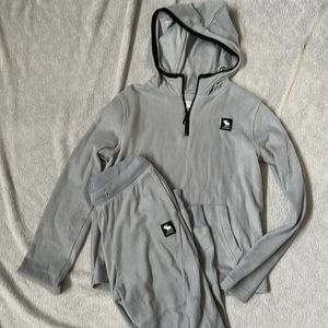 Size 13/14 boys grey fleece sweatsuit. Good condition